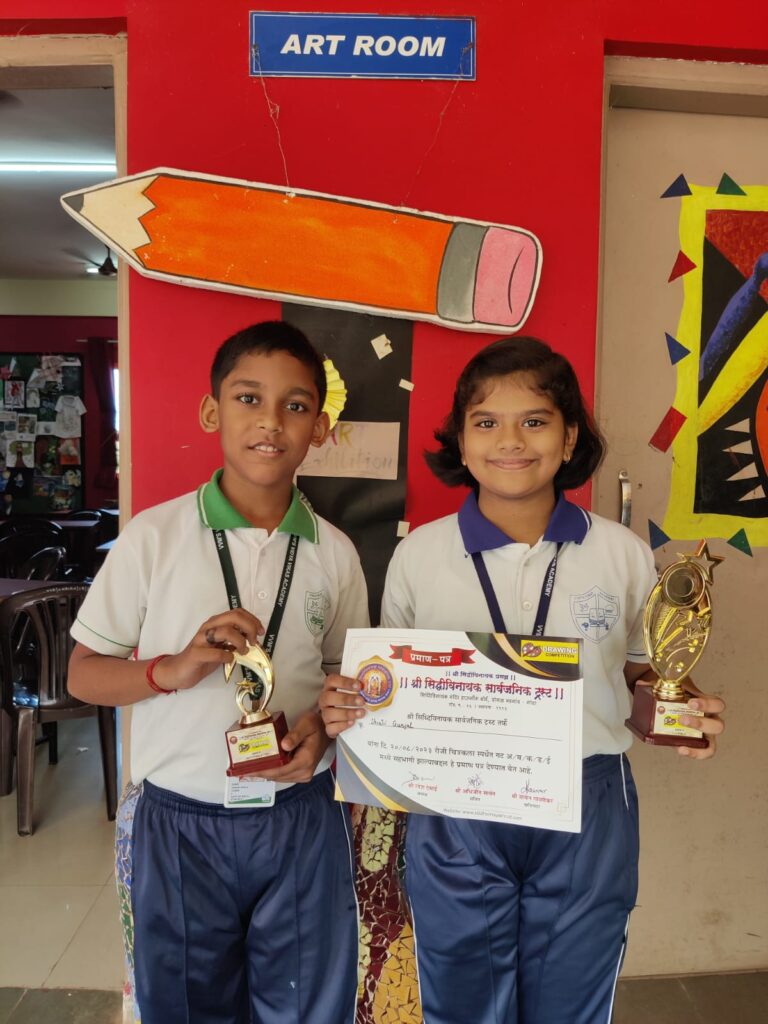 Shruti Gunjal & Dyaush Mishra bagged prices at Gogol Housing Board Drawing Competition